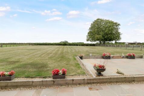 Skylark Barn , Moira