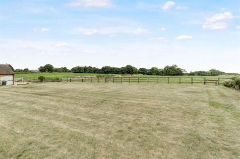 Skylark Barn , Moira