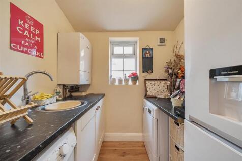 4 Church Lane, Thornton