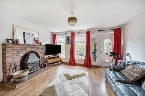 2 Hall Close, Blackfordby