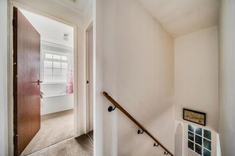 2 Hall Close, Blackfordby