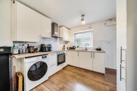 2 Hall Close, Blackfordby