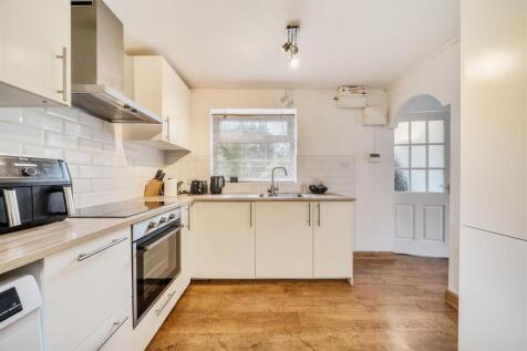 2 Hall Close, Blackfordby