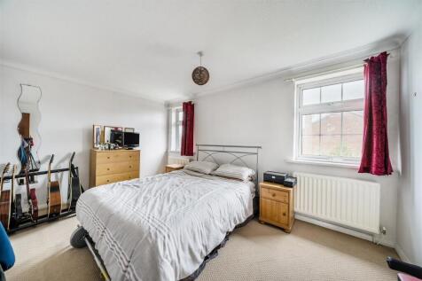 2 Hall Close, Blackfordby