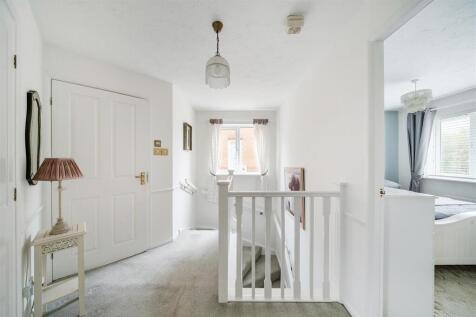 38 The Oval, Caolville