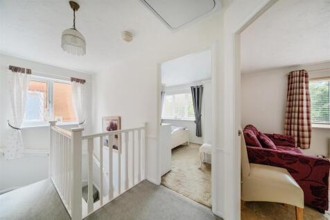 38 The Oval, Caolville