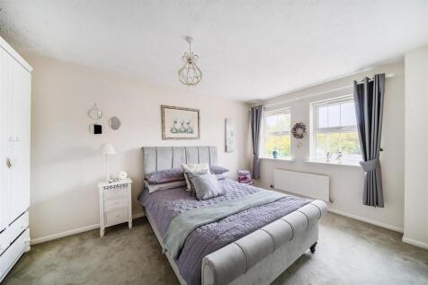 38 The Oval, Caolville