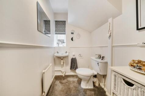 38 The Oval, Caolville