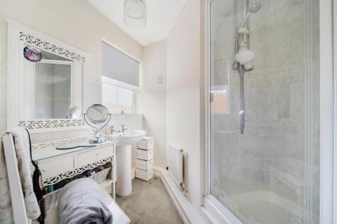 38 The Oval, Caolville