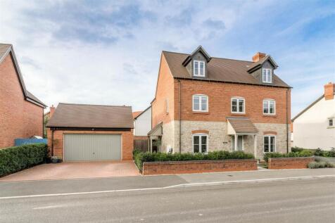 23 Priory Close