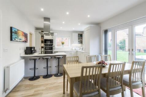 23 Priory Close