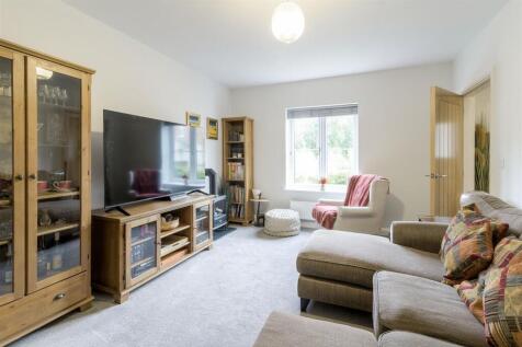 23 Priory Close