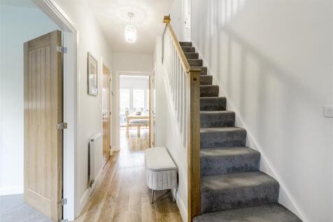 23 Priory Close