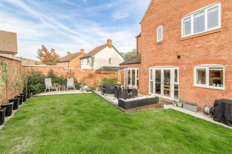 23 Priory Close