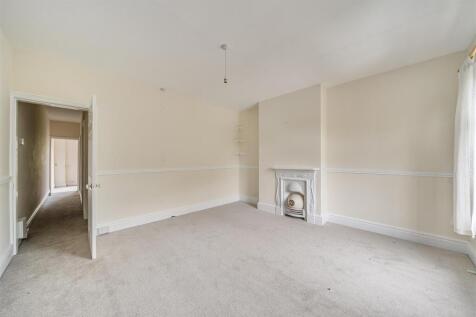 114 Main Street, Swannington