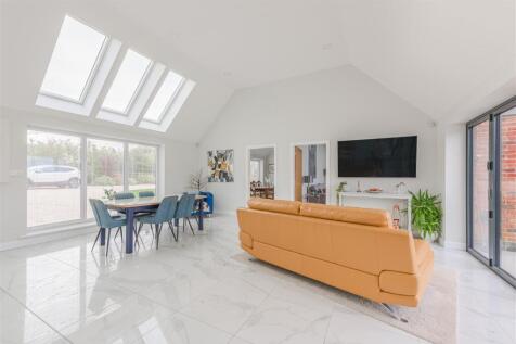 Serendipity, Station Road, Ibstock