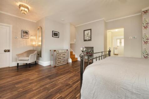 Upper Church St, Ashby