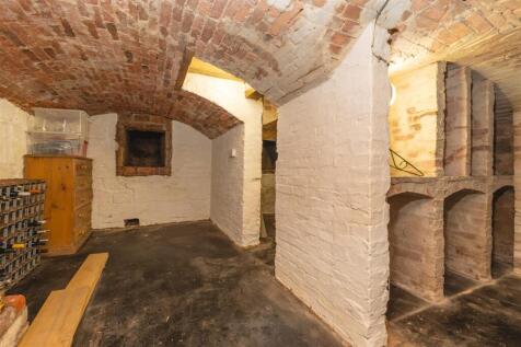 Upper Church St, Ashby