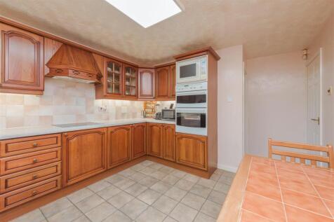 72 Main Street, Netherseal