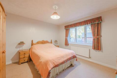 72 Main Street, Netherseal