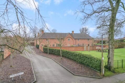 Hallcroft Avenue, Overseal