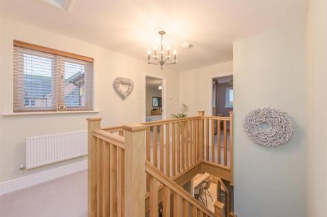 Hallcroft Avenue, Overseal