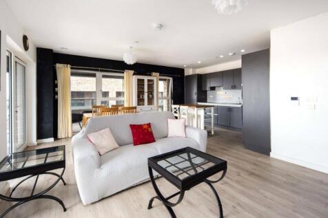 Living Area/Kitchen