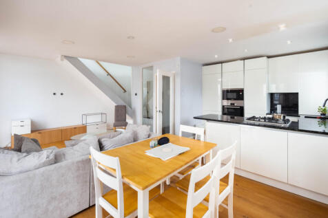 Reception/Kitchen