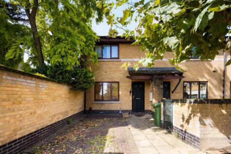 Exterior/Driveway