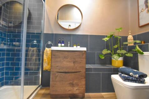 shower room/cloakroom