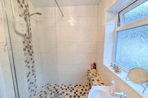 shower room downstairs