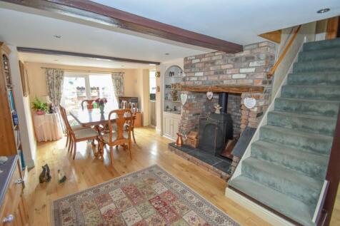 family/dining room