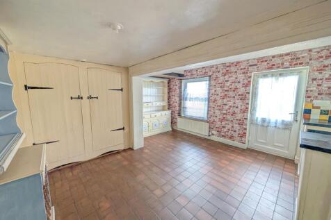 dining/kitchen