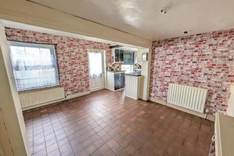 dining/kitchen