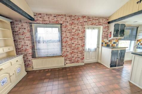 dining/kitchen