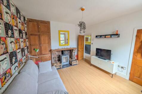 sitting/dining room