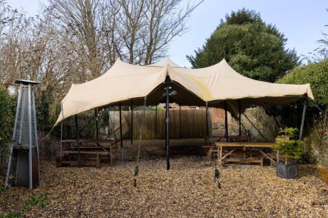 Outdoor Dining Space