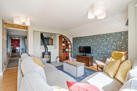 Family/Dining Area.
