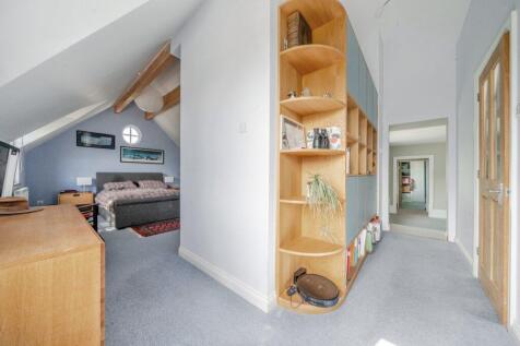 Principal Bedroom.