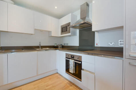 81 Beacon Point(8...