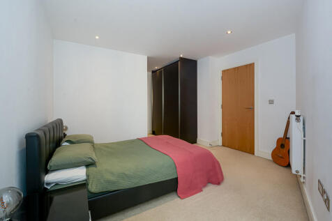 81 Beacon Point(2...