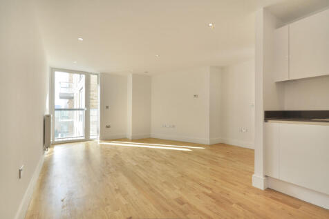 Spacious Open Pla...