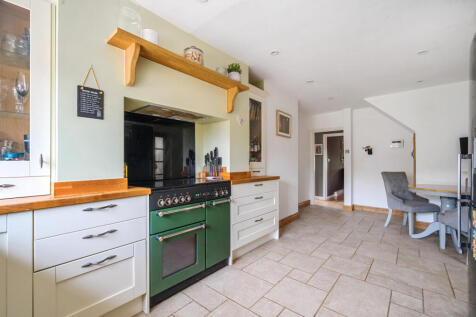 1364699-9-68e930a...