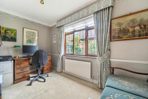 1369036-10-68f20f...