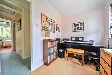 1373027-51-6904c5...