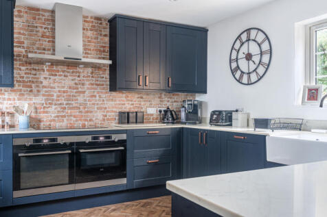 1374106-17-6903c7...