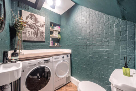 1374106-10-6903c6...