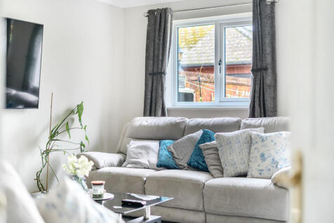 1374717-25-690b49...