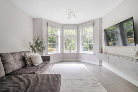 1374897-8-690b587...