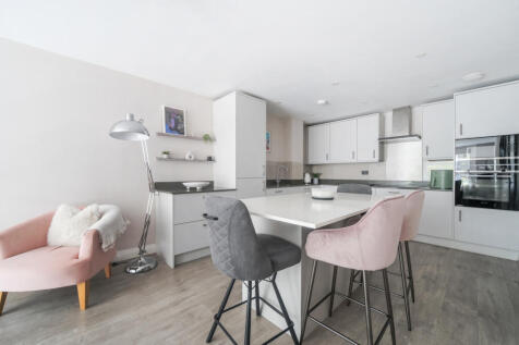 1374897-10-690b58...